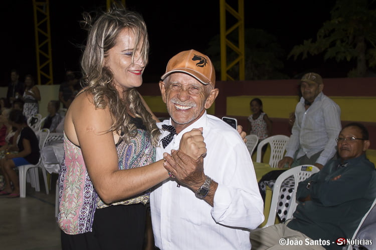 A felicidade podia ser notada na face dos convidados durante o baile