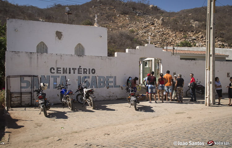 Cemitério Santa Isabel (cemitério velho), de Solidão