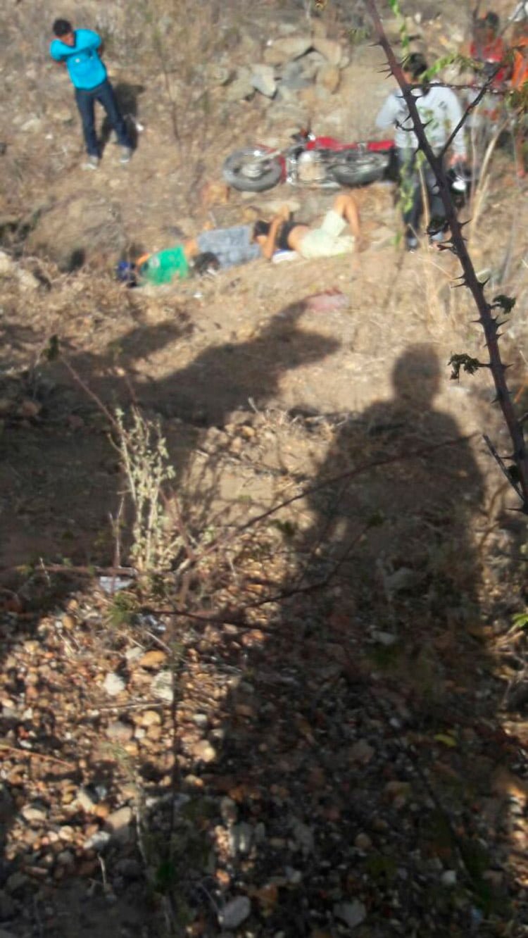 As vítimas foram encontradas já com os corpos com rigidez cadavérica – Imagem enviada pelo WhatsApp – Foto: Reprodução