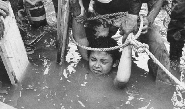 A fotografia de Omayra foi publicada dias depois pela revista Paris Match – Foto: Reprodução