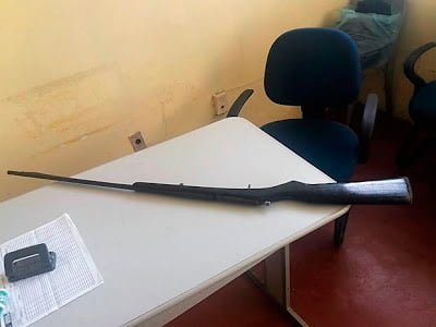 Arma do acusado apreendida – Foto: Reprodução