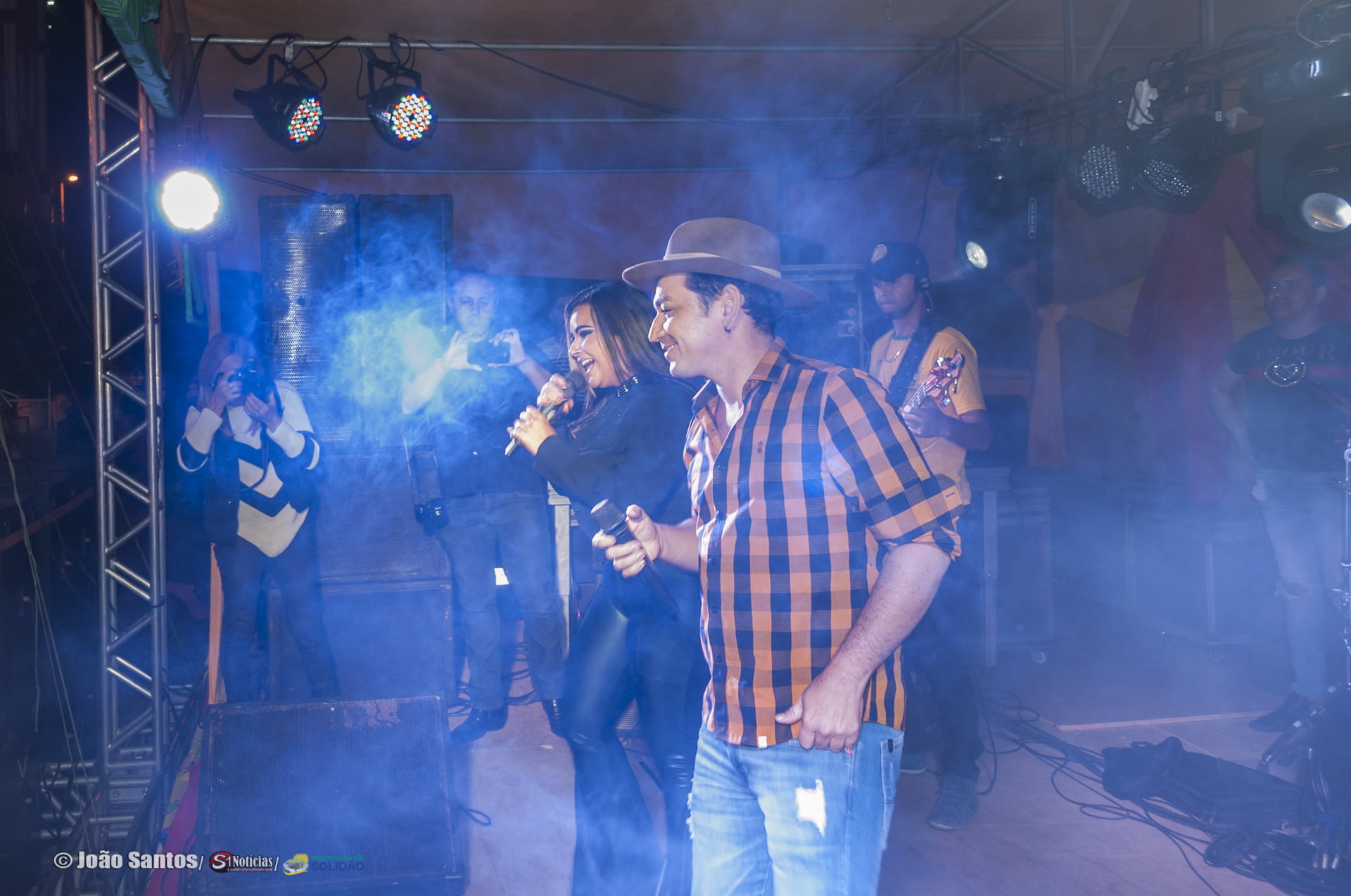 O Solijoão contou show da banda Forró Precateado - Mais foto na nossa página O Solijoão contou com show da banda Forró Precateado