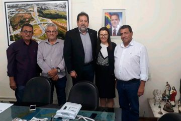 Prefeito Djalma Alves junto aos gestores de Brejinho, Iguaracy, Ingazeira e Secretário de Transportes, Antonio Júnior – Foto: Reprodução