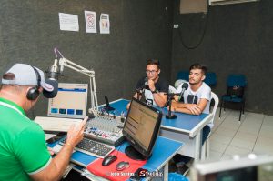 Entrevista com Alam Rocha e Júlio Cezar na Rádio Serra Linda – Foto: João Santos/ S1 Notícias