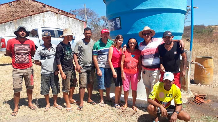 Prefeito Djalma Aves concerta poço na comunidade de Solidão