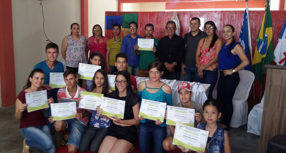 Entrega de certificados curso de informática – Foto: Reprodução