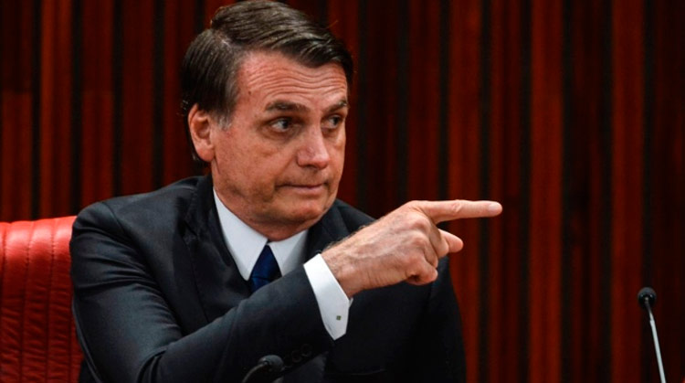 Bolsonaro diz que vai aumentar validade da CNH