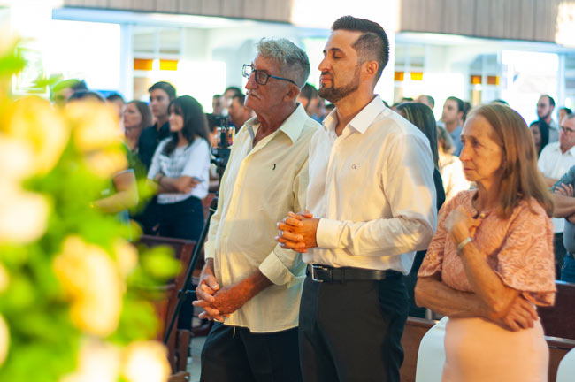 O Frater Alosman com os seus Pais –Foto/JoãoSantos