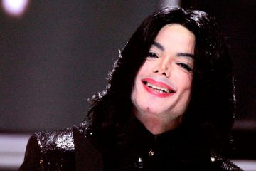 Corpo de Michael Jackson pode ser exumado após acusações de abuso sexualCorpo de Michael Jackson pode ser exumado após acusações de abuso sexual