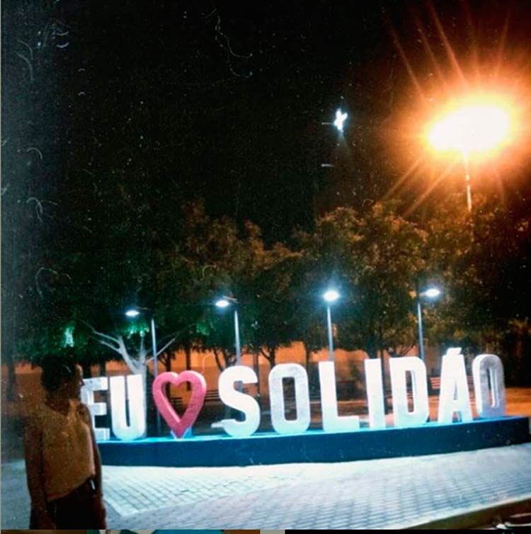 Solidanenses demonstram a satisfação do novo letreiro– Foto/Reprodução/Facebook/Instagram