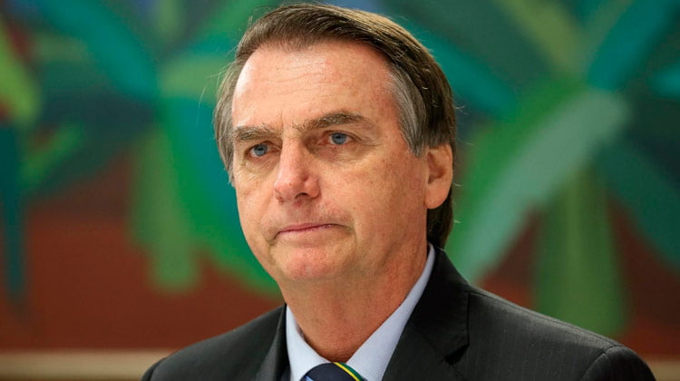 Bolsonaro defende Lava Jato da Educação: 'há algo de muito errado'