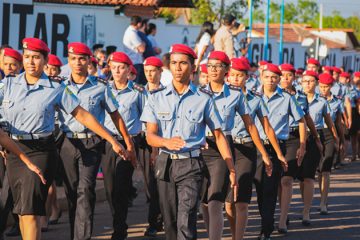 Bolsonaro reforça promessa de construir um colégio militar em cada capital