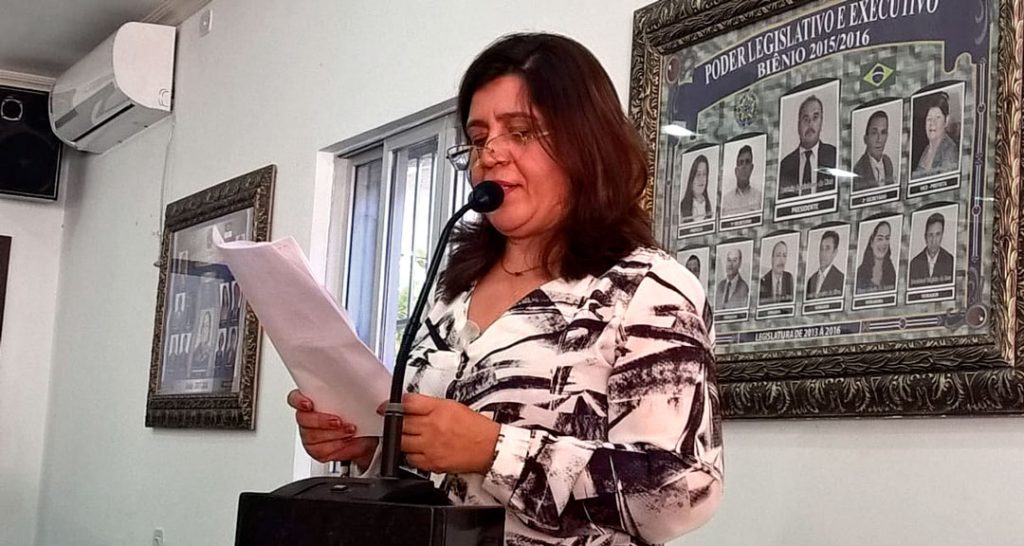 Ex-Prefeita Cida Oliveira na Câmara de Vereadores – Foto: Girleno Veras