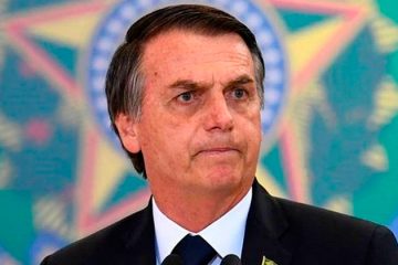 Bolsonaro defende trabalho infantil e diz que "não prejudica em nada"
