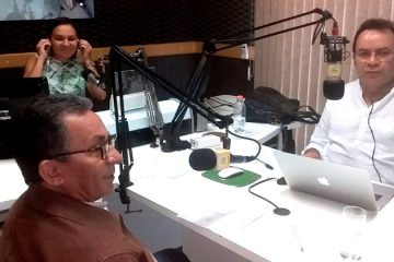 Prefeito Djalma Alves durante entrevista na Rádio Cidade FM – Foto: Divulgação