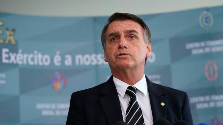 Quem acha pouco os R$ 500, é só não retirar o FGTS, diz Bolsonaro