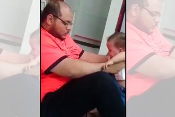 Homem é flagrado batendo em um bebê! Será verdade?