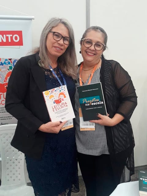 Professoras de Solidão lançam livro no VI CONEDU em Fortaleza