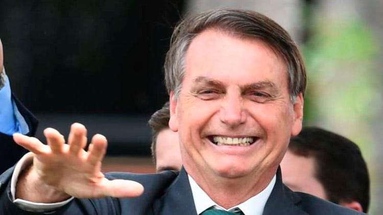 Bolsonaro comemora desempenho da economia