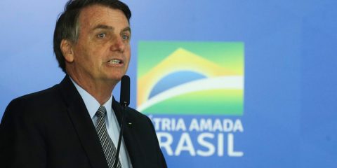 Partido de Bolsonaro defende Deus, armas e oposição ao comunismo