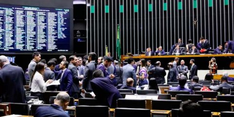 Câmara aprova em 1º turno PEC que amplia recursos repassados aos municípios
