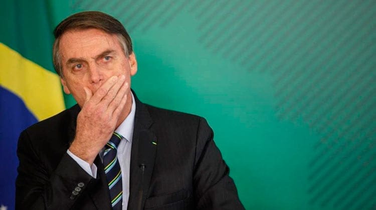 Bolsonaro diz que situação do Enem é 'complicada' e fala em sabotagem