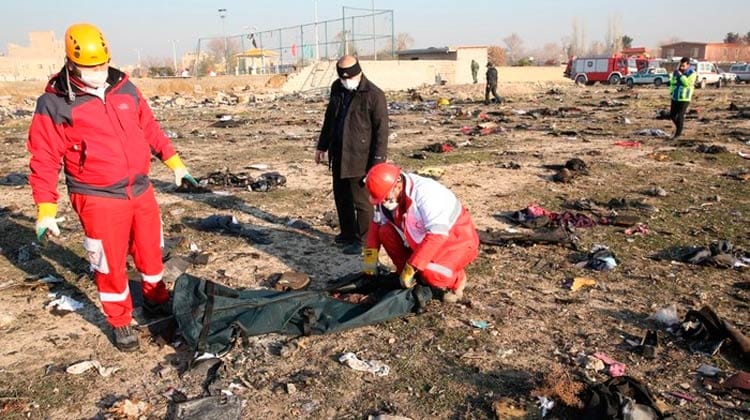 Queda de avião no Irã deixa ao menos 170 mortos