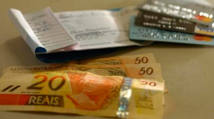 Mais de 91 milhões de brasileiros atrasaram pagamento de contas