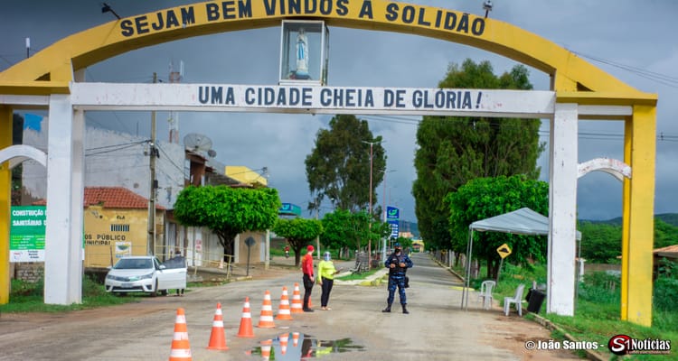 Prefeitura de Solidão monta barreiras de prevenção e combate ao Covid-19