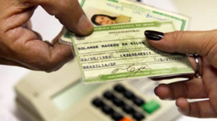 Termina hoje prazo para regularizar título de eleitor