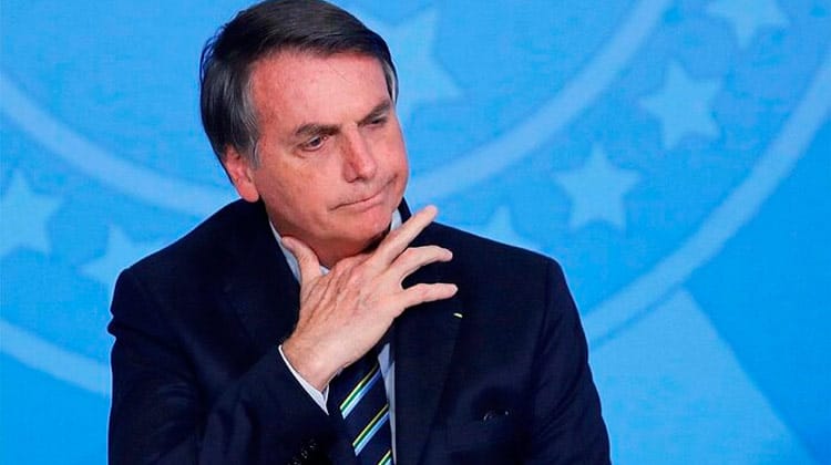 Brasileiro é povo mais insatisfeito com atuação do governo na pandemia, diz pesquisa