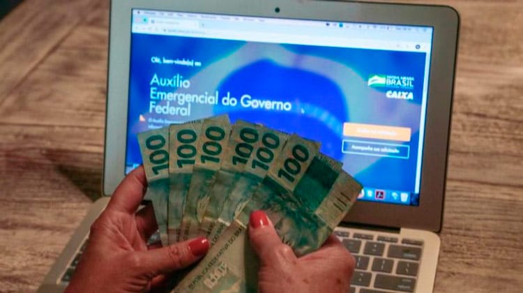 Governo volta atrás e quer estender auxílio emergencial em duas parcelas de R$ 600