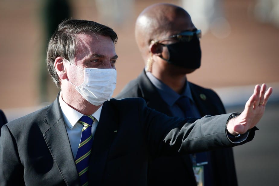 'Não é aposentadoria, é uma ajuda emergencial', diz Bolsonaro sobre R$ 600