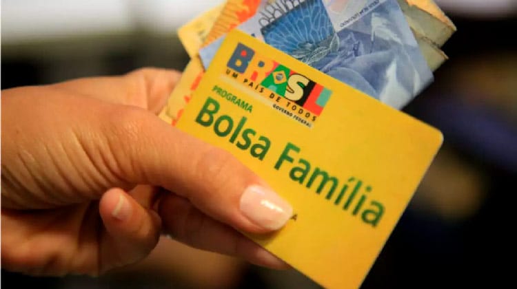 Quinta parcela de R$600 do Bolsa Família começa saques no dia 18
