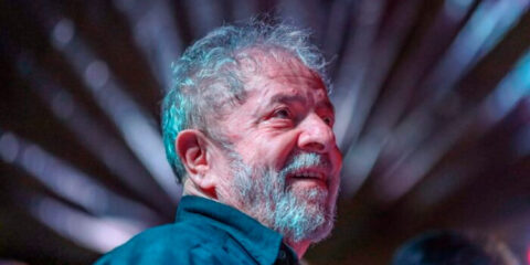 Lula diz que Bolsonaro converteu o coronavírus em 'arma de destruição em massa'
