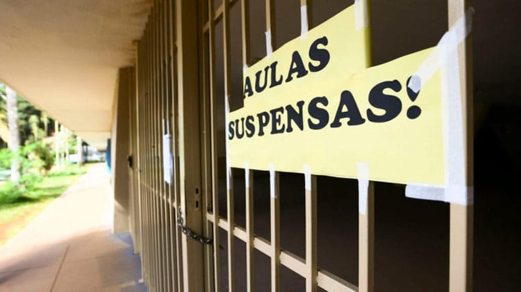 PE prorroga novamente suspensão de aulas presenciais na educação básica