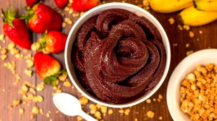 Pesquisadores canadenses testam açaí como tratamento contra Covid-19