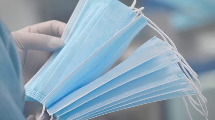 Senado aprova uso de recursos para compra de máscaras e álcool