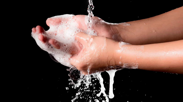 Dia Mundial de Lavar as Mãos: hábito previne transmissão de doenças