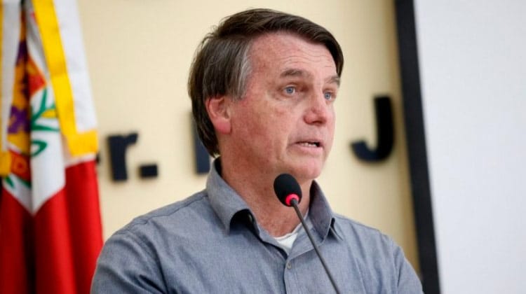 Não dá para ficar muito tempo mais com auxílio, diz Bolsonaro