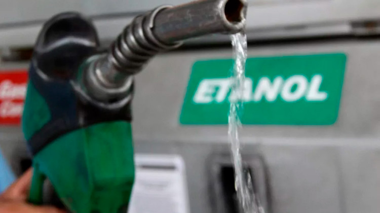 Preço do etanol atinge maior nível para outubro desde 2016