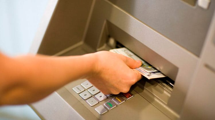 Programa que substituirá Bolsa Família e Auxílio Emergencial deve ser divulgado nesta quarta