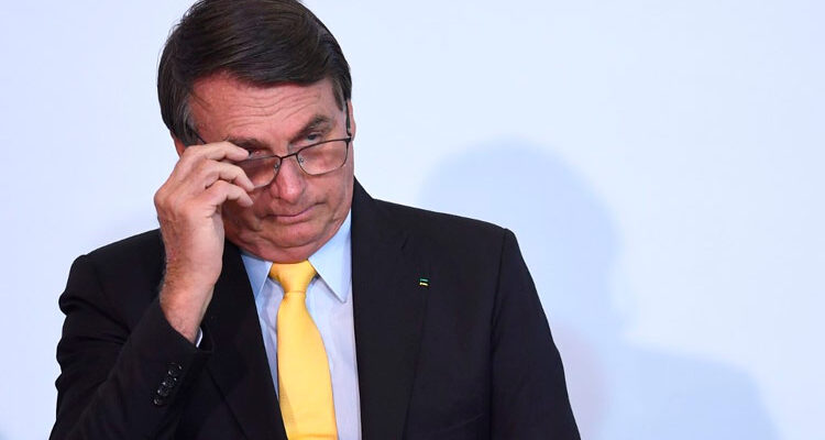 Bolsonaro defende remédios sem eficácia e cita 'tratamento precoce' em caso de 2ª onda