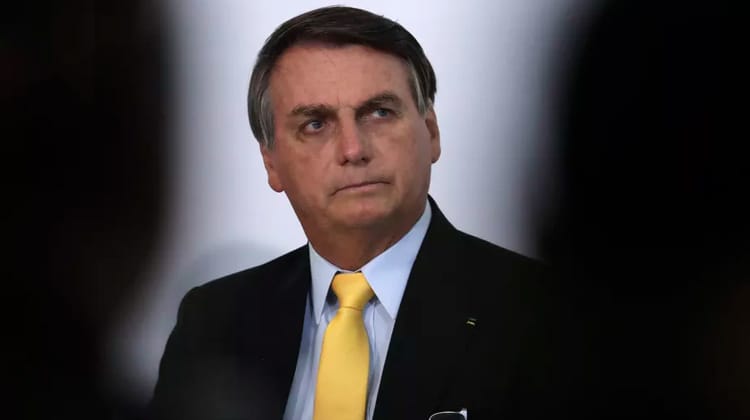 Bolsonaro volta a defender adoção do voto impresso em 2022