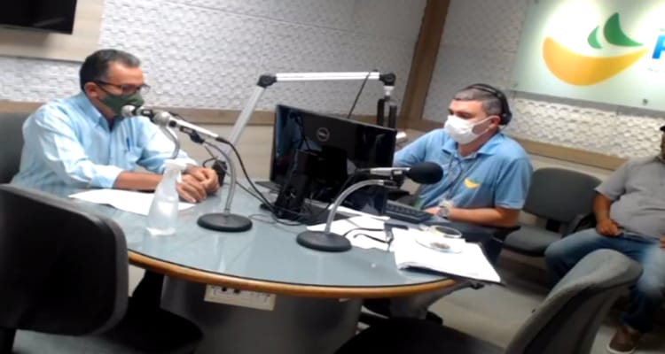 Prefeito de Solidão, Djalma Alves estive no Debate das Dez da Radio Pajeú