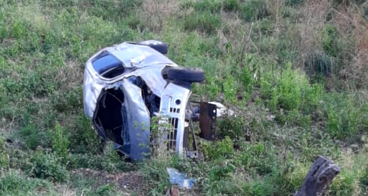 Veículo capota entre Solidão e Tabira deixando uma vítima fatal