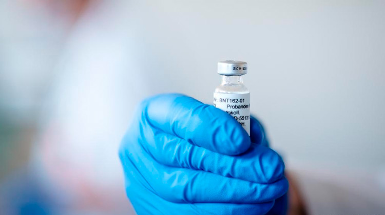 BioNTech afirma que pode fornecer em seis semanas vacina adaptada a mutação do vírus