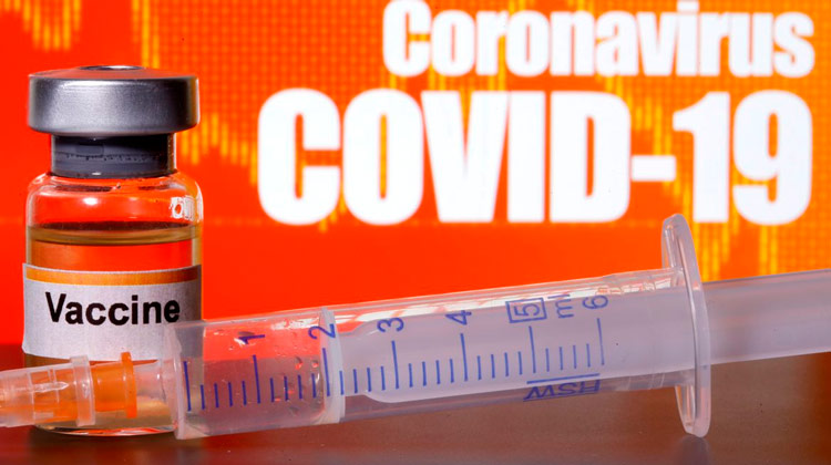 Covid: vacinação será dividida em quatro fases, começando por idosos