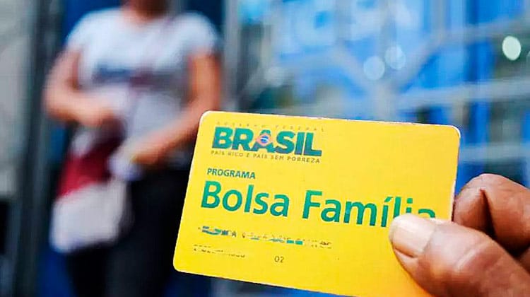 Governo amplia prazo de saques do Bolsa Família
