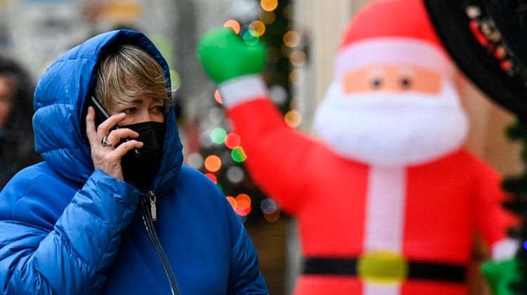 Mundo se prepara para Natal inédito marcado pela Covid-19